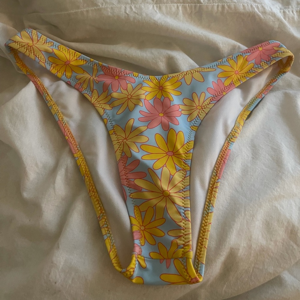 Summery bathing suit bottoms
